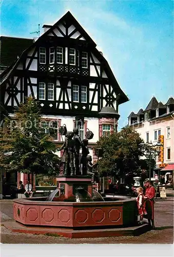 AK / Ansichtskarte Bad Homburg Laternenbrunnen am Marktplatz Fachwerkhaus Kat. Bad Homburg v.d. Hoehe