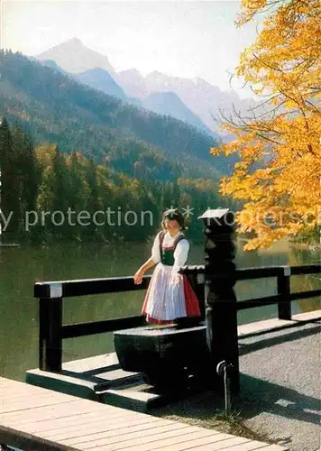 AK / Ansichtskarte Riessersee Brunnen Steg am See Alpspitze Wettersteingebirge Kat. Garmisch Partenkirchen