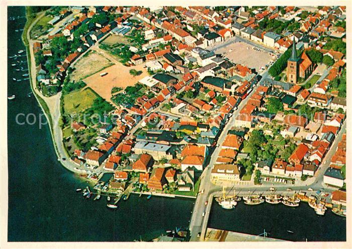 AK / Ansichtskarte Neustadt Holstein Fliegeraufnahme Kat. Neustadt in