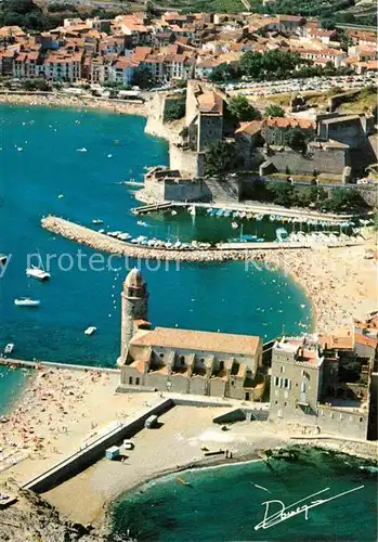 AK / Ansichtskarte Collioure Fliegeraufnahme mit Hafen und Strand Kat. Collioure