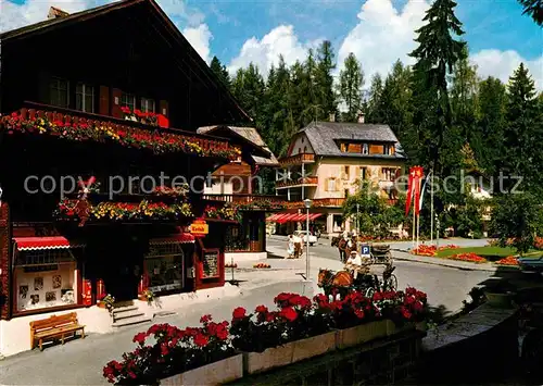 AK / Ansichtskarte Flims Waldhaus Postplatz Kat. Flims Waldhaus