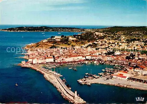 AK / Ansichtskarte Saint Tropez Var Fliegeraufnahme Hafen Kat. Saint Tropez
