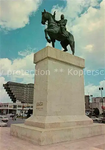 AK / Ansichtskarte Tunis Statue du President Bourgziba Kat. Tunis