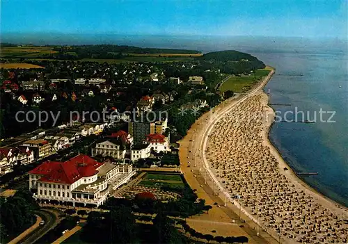 AK / Ansichtskarte Travemuende Ostseebad Fliegeraufnahme Kurstrand Kasino Kat. Luebeck