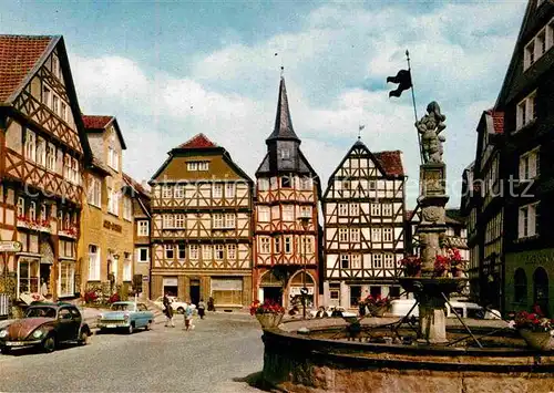 AK / Ansichtskarte Fritzlar Marktplatz Rolandsbrunnen Fachwerkhaeuser Kat. Fritzlar