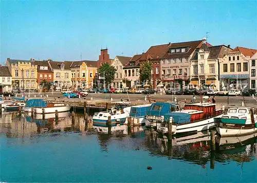 AK / Ansichtskarte Husum Nordfriesland Binnenhafen mit Schiffbruecke Kat. Husum