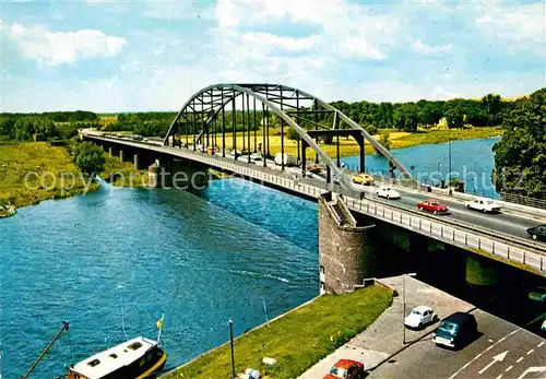 AK / Ansichtskarte Deventer Wilhelminabrug met Ijssel Kat. Deventer