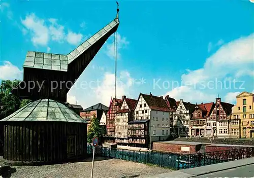 AK / Ansichtskarte Lueneburg Alter Kran und Fachwerkhaeuser an der Ilmenau Kat. Lueneburg