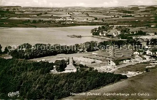 AK / Ansichtskarte Neustadt Holstein Jugendherberge Gehoelz Fliegeraufnahme  Kat. Neustadt in Holstein