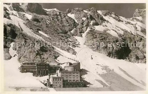 AK / Ansichtskarte Zugspitze Zugspitzbahn Hotel Schneefernerhaus Zugspitzplatt Winter Kat. Garmisch Partenkirchen