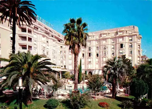AK / Ansichtskarte Cannes Alpes Maritimes Hotel Majestic Pool Kat. Cannes