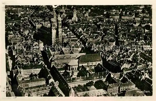 AK / Ansichtskarte Muenchen Zentrum Frauenkirche Fliegeraufnahme Kat. Muenchen