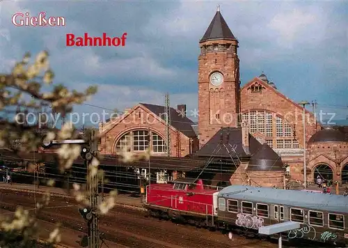 AK / Ansichtskarte Giessen Lahn Bahnhof Zug Kat. Giessen