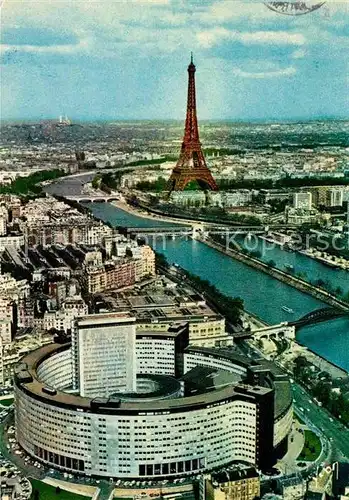 AK / Ansichtskarte Paris La Seine et la Tour Eiffel Kat. Paris