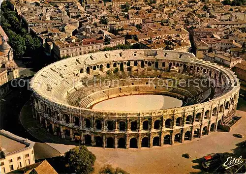 AK / Ansichtskarte Nimes Vue aerienne des arenes amphitheatre romain Kat. Nimes