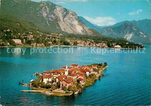 AK / Ansichtskarte Isola Pescatori Fliegeraufnahme mit Isola Baveno