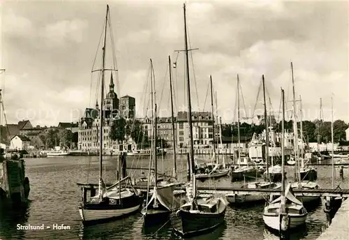 AK / Ansichtskarte Stralsund Mecklenburg Vorpommern Hafen  Kat. Stralsund