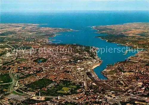 AK / Ansichtskarte Kiel Landeshauptstadt mit Foerde und Ostsee Fliegeraufnahme Kat. Kiel