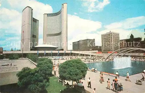AK / Ansichtskarte Toronto Canada The City Hall showing Nathan Phillips Square Kat. Ontario