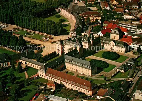 AK / Ansichtskarte Schwetzingen Schloss mit Schlossgarten Kat. Schwetzingen