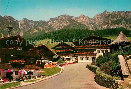 AK / Ansichtskarte Alpbach Dorfplatz mit alten Tiroler Haeusern Kat. Alpbach
