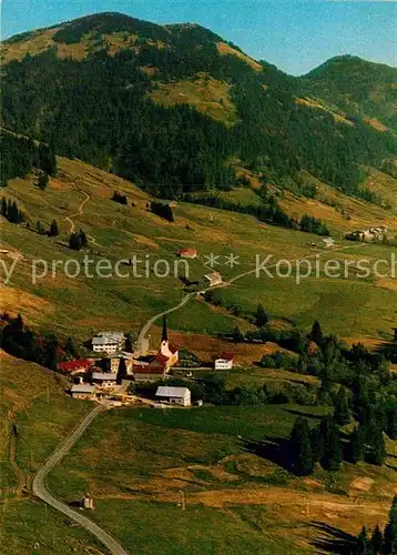 AK / Ansichtskarte Balderschwang mit Blaicherhorn Dreifahnenkoepfe Allgaeuer Alpen Fliegeraufnahme Kat. Balderschwang