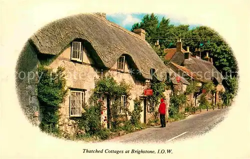 AK / Ansichtskarte Brighstone Calbourne Thatched Cottages 
