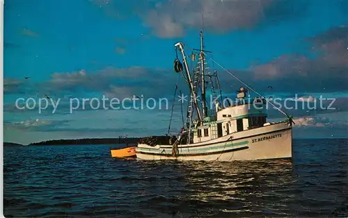 AK / Ansichtskarte Boote Fishing Vessel Pacific Northwest Trawler  Kat. Schiffe