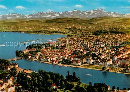 AK / Ansichtskarte Konstanz Bodensee mit Alpenkette Fliegeraufnahme Kat. Konstanz