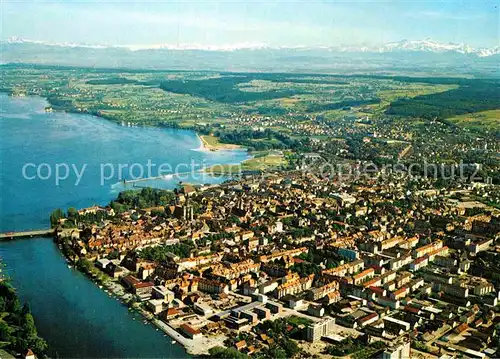 AK / Ansichtskarte Konstanz Bodensee mit Alpenkette Fliegeraufnahme Kat. Konstanz