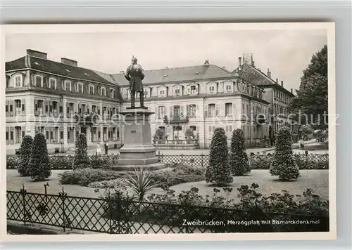 AK / Ansichtskarte Zweibruecken Herzogplatz mit Bismarckdenkmal Kat. Zweibruecken