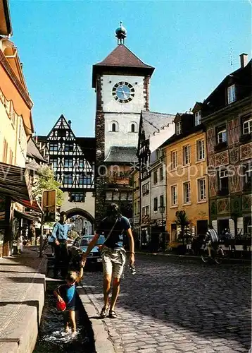 AK / Ansichtskarte Freiburg Breisgau Schwabentor mit Baechle Kat. Freiburg im Breisgau