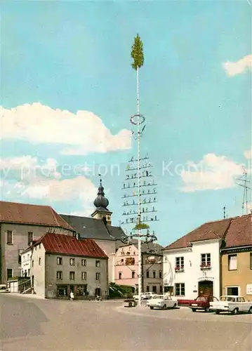 AK / Ansichtskarte Oberviechtach im Oberpfaelzerwald Marktplatz mit Maibaum Kat. Oberviechtach
