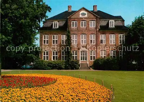 AK / Ansichtskarte Pinneberg Drostei Stadtpalais Park Blumenbeet Kat. Pinneberg