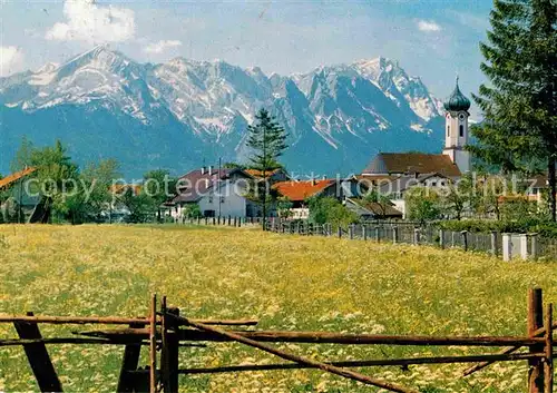 AK / Ansichtskarte Farchant Ortsansicht mit Kirche Luftkurort gegen Zugspitzgruppe Wettersteingebirge Kat. Farchant