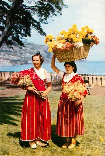AK / Ansichtskarte Trachten Portugal Vendedeiras de Flores Funchal Madeira 