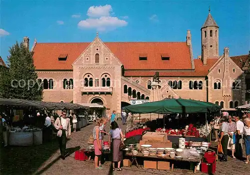 AK / Ansichtskarte Braunschweig Burgplatz Traditioneller Topfmarkt Burg Dankwarderode Kat. Braunschweig