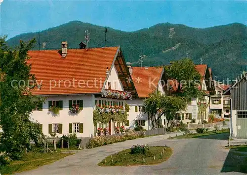 AK / Ansichtskarte Bichl Bad Toelz Ortsmotiv mit Enzenauer Berg Bayerische Alpen Kat. Bichl