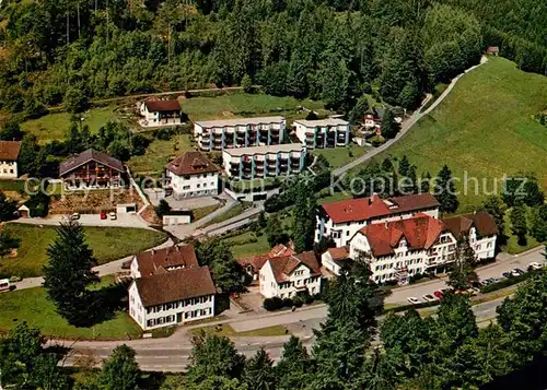 AK / Ansichtskarte Schoenmuenzach Kneipp Luftkurort im Schwarzwald Fliegeraufnahme Kat. Baiersbronn