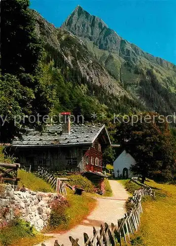 AK / Ansichtskarte Gerstruben Bergdorf mit Hoefats Allgaeuer Alpen Kat. Oberstdorf