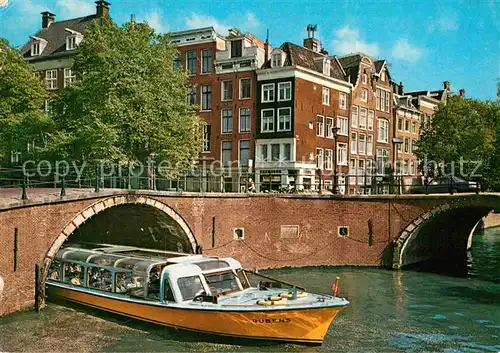 AK / Ansichtskarte Amsterdam Niederlande Gracht met rondvaartboot Kat. Amsterdam