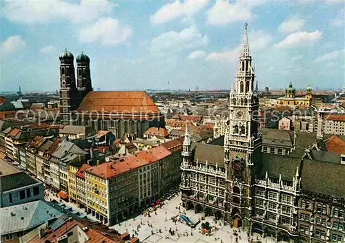 AK / Ansichtskarte Muenchen Frauenkirche und Rathaus Kat. Muenchen