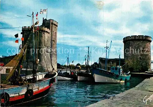 AK / Ansichtskarte La Rochelle Charente Maritime Quai des sardiniers Kat. La Rochelle