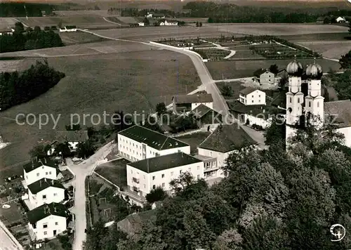 AK / Ansichtskarte Gartlberg Wallfahrtskirche mit Salvatorkolleg Fliegeraufnahme Kat. Pfarrkirchen