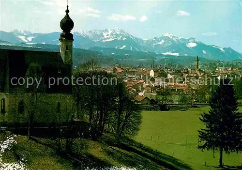 AK / Ansichtskarte Traunstein Oberbayern Blick von Ettendorf Kirche Alpenpanorama Kat. Traunstein