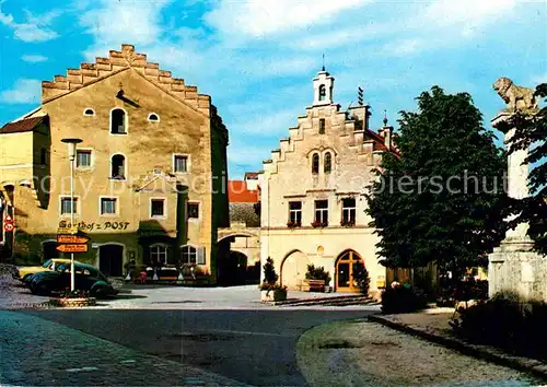 AK / Ansichtskarte Breitenbrunn Oberpfalz Neumarkt Marktplatz Gasthof Giebelhaus Denkmal Loewenskulptur