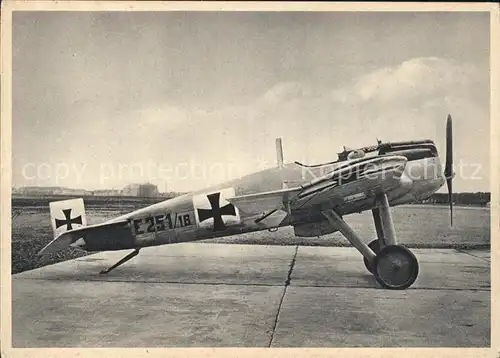 AK / Ansichtskarte Flugzeuge WK1 Ganzmetall Flugzeug Junkers J 2 E 251 16 Kat. Militaria Airplanes Avions