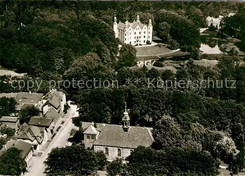 AK / Ansichtskarte Ahrensburg Schloss und Kirche Fliegeraufnahme Kat. Ahrensburg