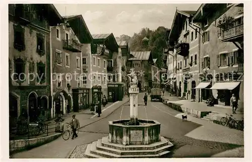 AK / Ansichtskarte Berchtesgaden Marktplatz mit Brunnen Kat. Berchtesgaden