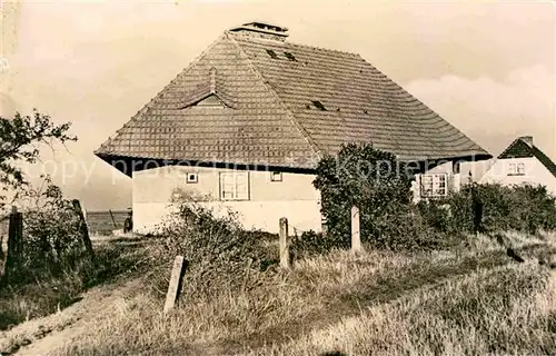 AK / Ansichtskarte Vitte Hiddensee Haus mit schiefem Dach